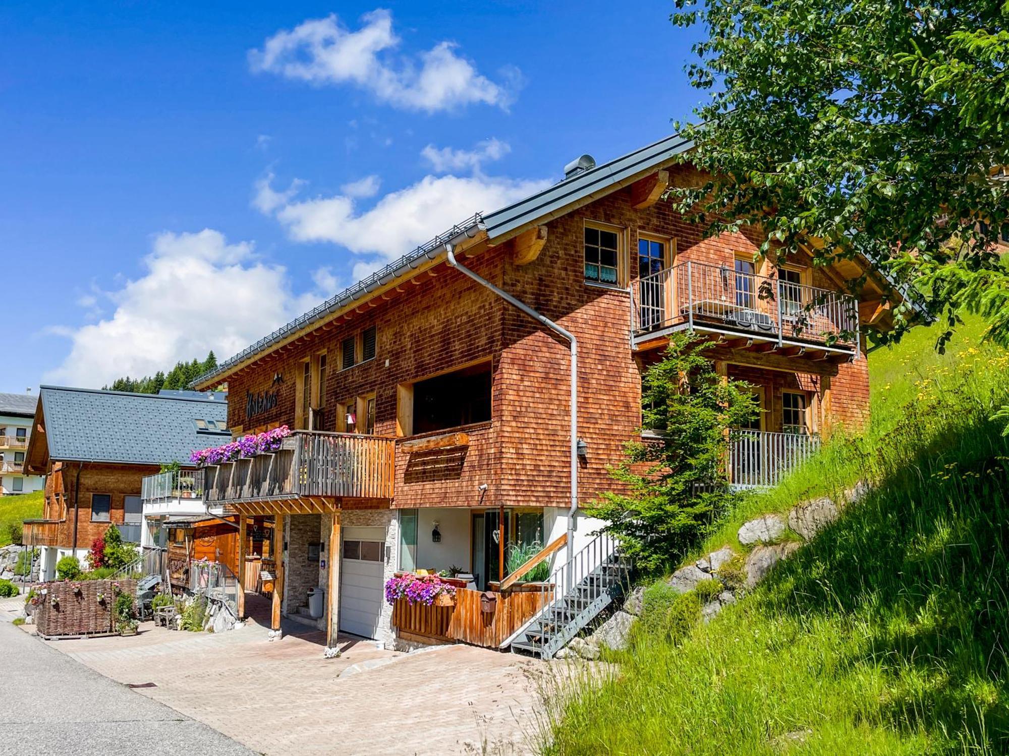 Damuelser Holzhus Apartment Exterior photo